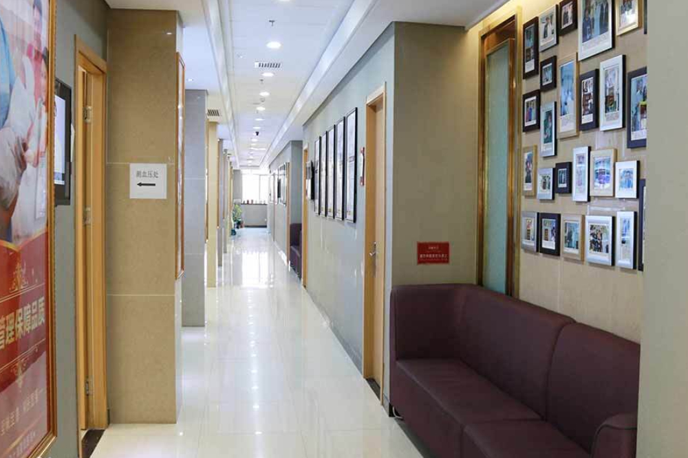 上海治疗白癜风医院,二楼走廊